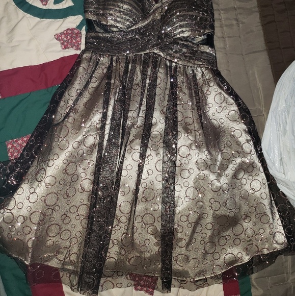 Homecoming dress - Picture 4 of 4
